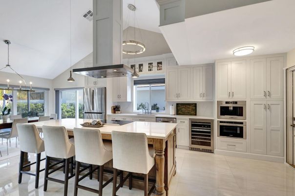 Dining room, Interior, Kitchen, Pendant Lights, Stainless Steel Appliances