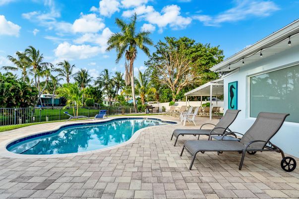 Exterior, Pool