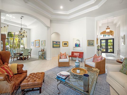 Dining room, Interior, Living room, Pendant Lights, Recessed Lighting