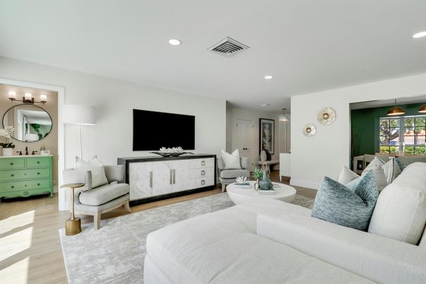 Interior, Living room, Pendant Lights, Recessed Lighting, Wood Texture Flooring