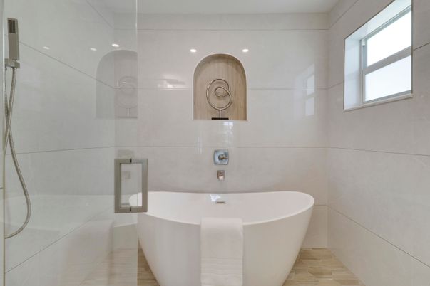 Bathroom, Free Standing Baths, Interior, Recessed Lighting