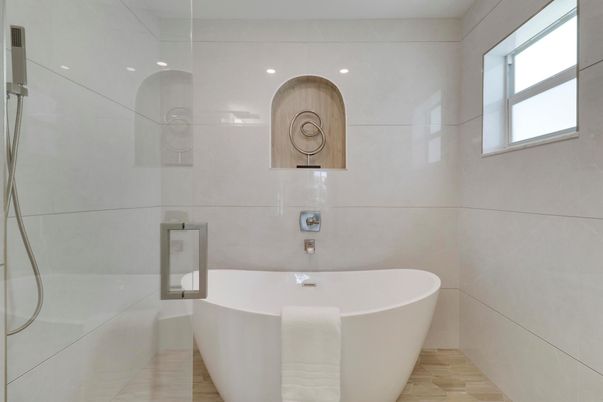 Bathroom, Free Standing Baths, Interior, Recessed Lighting, Wood Texture Flooring