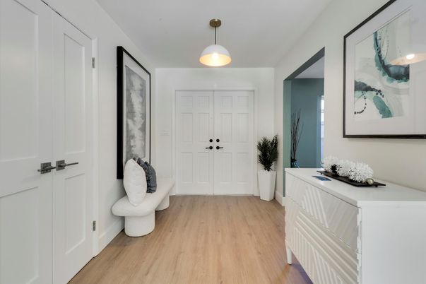 Interior, Pendant Lights, Wood Texture Flooring