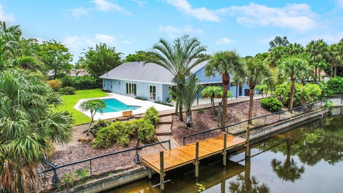 Exterior, Lake, Pool