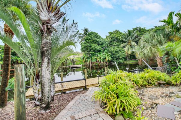 Backyard, Exterior, Water