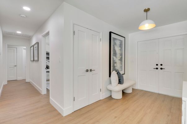Interior, Pendant Lights, Recessed Lighting, Wood Texture Flooring