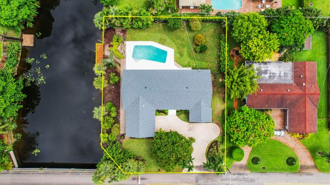 Exterior, Drone