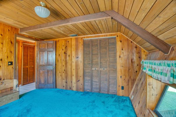 Empty room, Interior, Wooden Beams, Wooden Ceilings, Wooden Walls