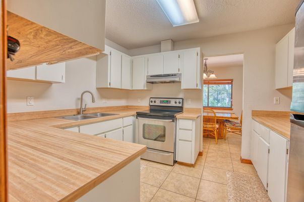 Dining room, Interior, Kitchen, Stainless Steel Appliances