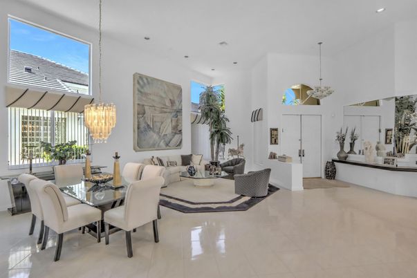Chandelier, Dining room, Interior, Living room, Pendant Lights, Recessed Lighting