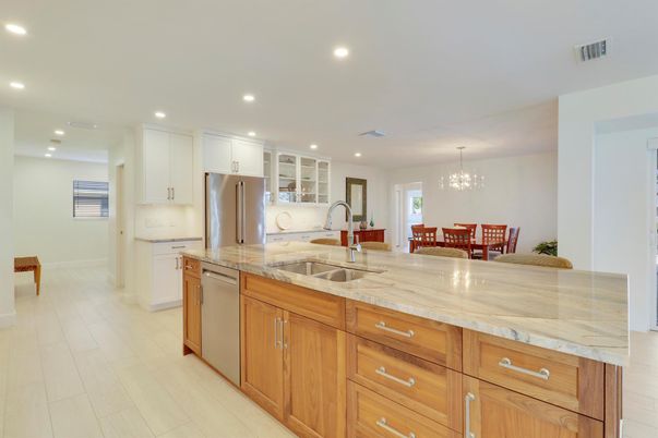 Chandelier, Dining room, Interior, Kitchen, Recessed Lighting, Stainless Steel Appliances, Wood Texture Flooring
