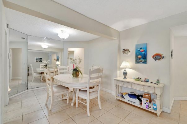 Dining room, Interior