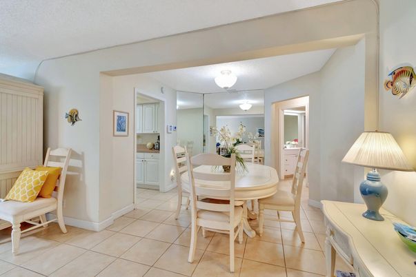 Dining room, Interior