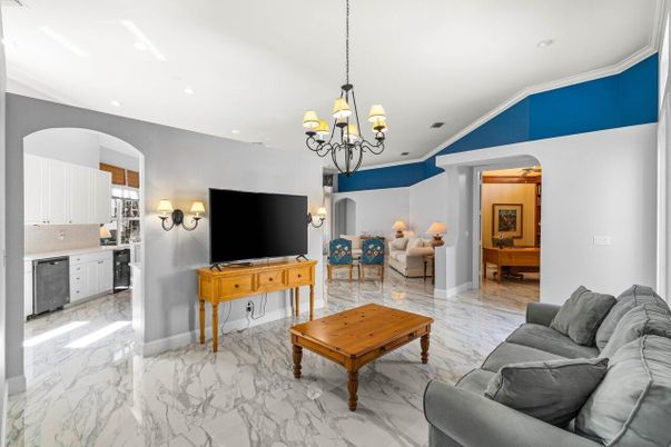 Chandelier, Interior, Kitchen, Living room, Marble, Recessed Lighting