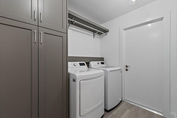 Interior, Washer, Wood Texture Flooring