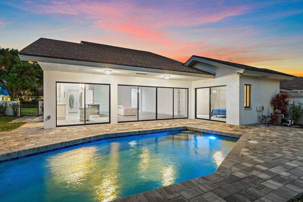 Exterior, Pool