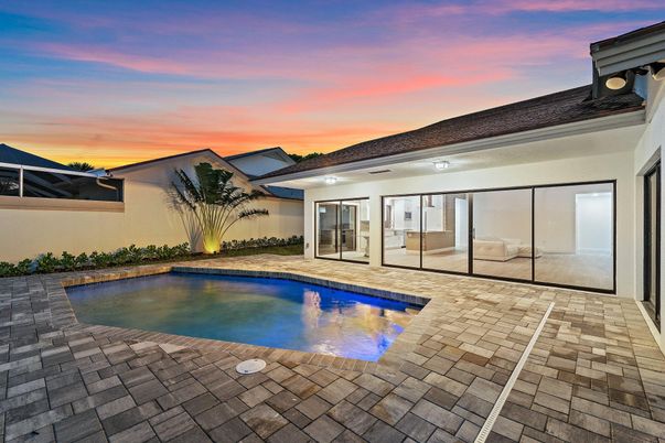 Exterior, Pool