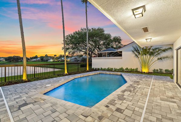 Exterior, Pool, Water