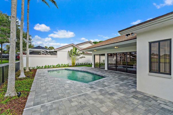 Exterior, Pool
