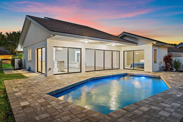 Exterior, Pool