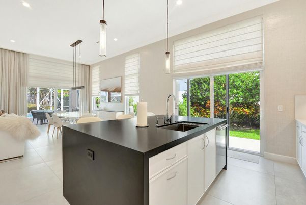 Dining room, Interior, Kitchen, Pendant Lights, Recessed Lighting