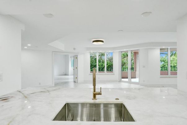 Empty room, Interior, Marble, Recessed Lighting