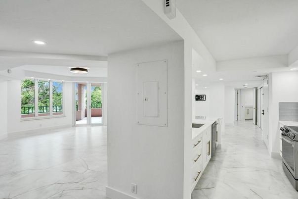Interior, Kitchen, Marble, Recessed Lighting