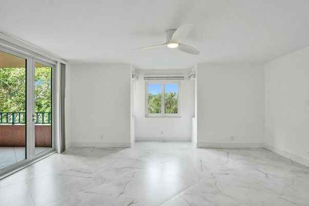 Empty room, Interior, Marble, Recessed Lighting