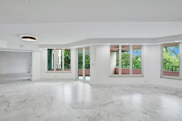 Empty room, Interior, Marble, Recessed Lighting