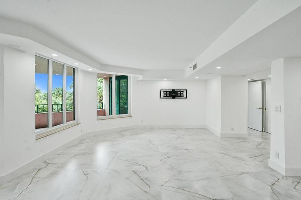 Empty room, Interior, Marble, Recessed Lighting