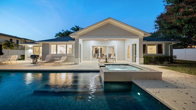Exterior, Pool