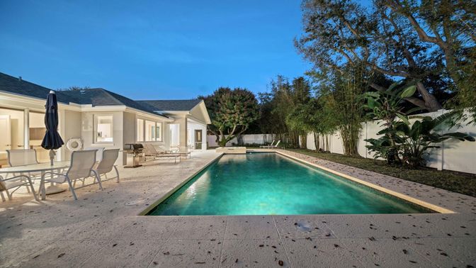 Exterior, Pool