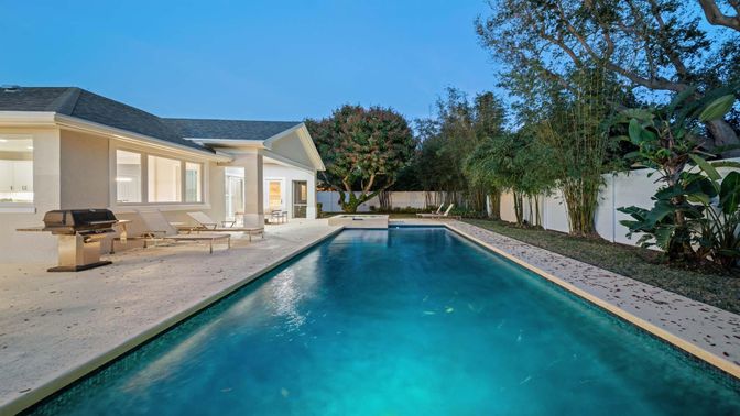 Exterior, Pool
