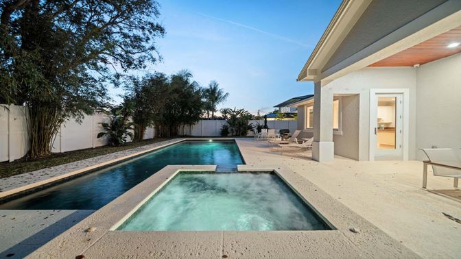 Exterior, Pool