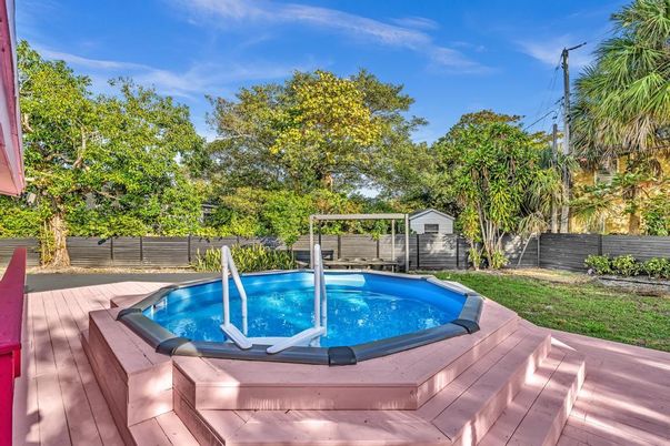 Exterior, Hot Tub, Pool