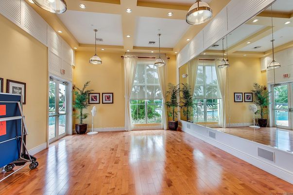 Interior, Pendant Lights, Recessed Lighting, Wood Texture Flooring