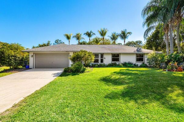 Attached, Backyard, Exterior, Facade, Ranch