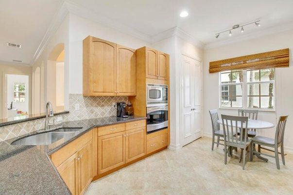 Dining room, Interior, Kitchen, Recessed Lighting