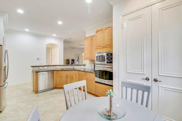 Dining room, Interior, Kitchen, Recessed Lighting, Stainless Steel Appliances