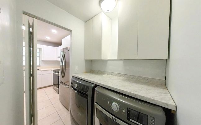 Interior, Kitchen, Recessed Lighting, Washer