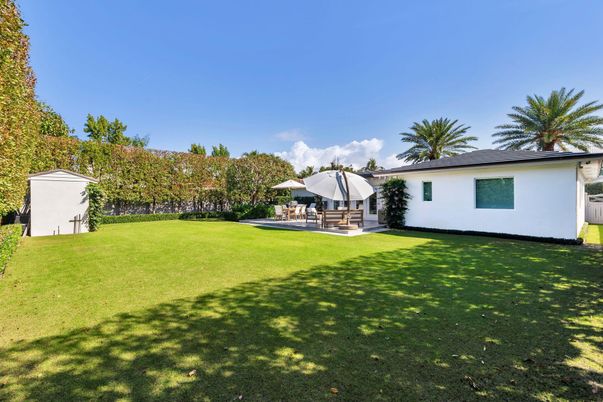 Backyard, Exterior