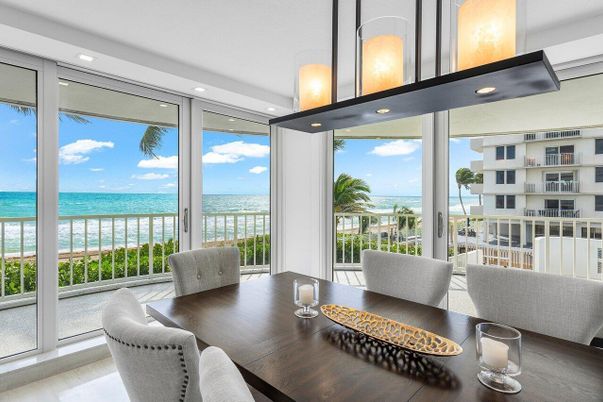 Dining room, Interior, Pendant Lights, Recessed Lighting, Water