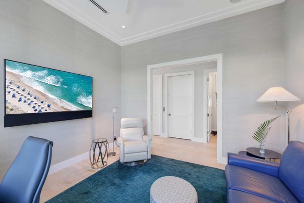 Interior, Recessed Lighting, Wood Texture Flooring