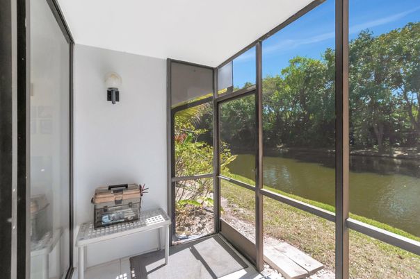 Interior, Sun Room, Water