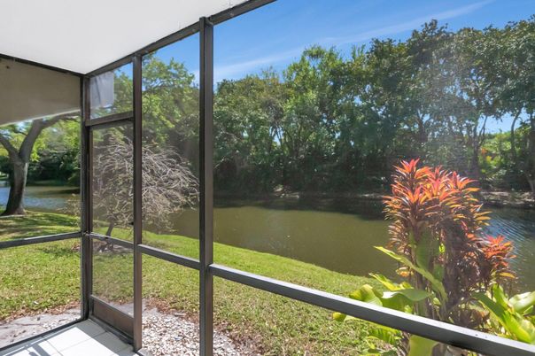 Interior, Sun Room, Water