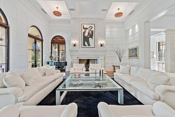 Fireplace, Interior, Living room, Piano, Recessed Lighting