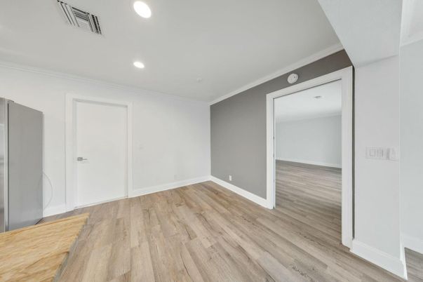 Empty room, Interior, Recessed Lighting, Wood Texture Flooring