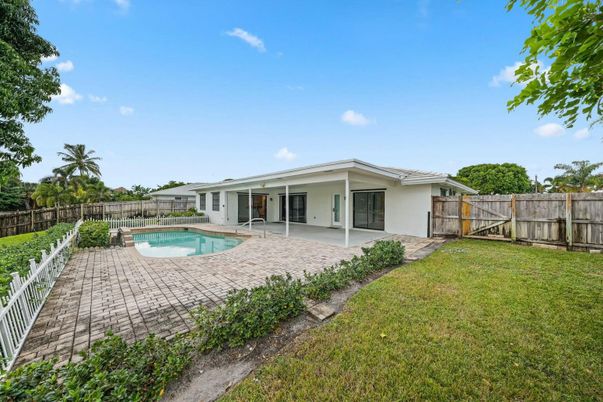Backyard, Exterior, Pool