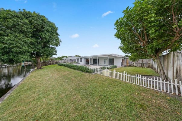 Backyard, Exterior, Lake