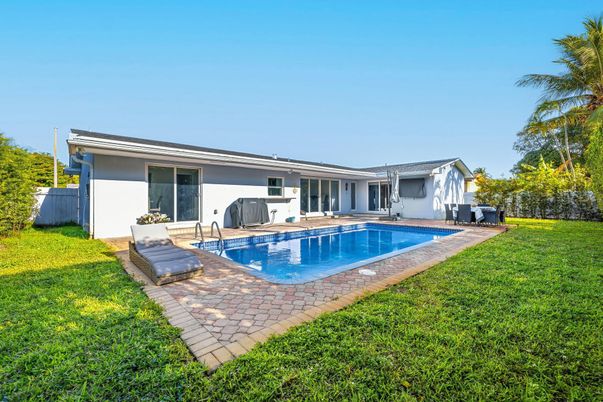 Backyard, Exterior, Pool